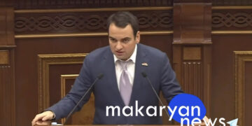 Դուք մոլորեցնում էիք հանրությանը, թե «Ուժեղ Հայաստանի» վարչապետի թեկնածուն Ռոբերտ Քոչարյանն է. Նարեկ Կարապետյան  Նարեկ Կարապետյան (տեսանյութ)